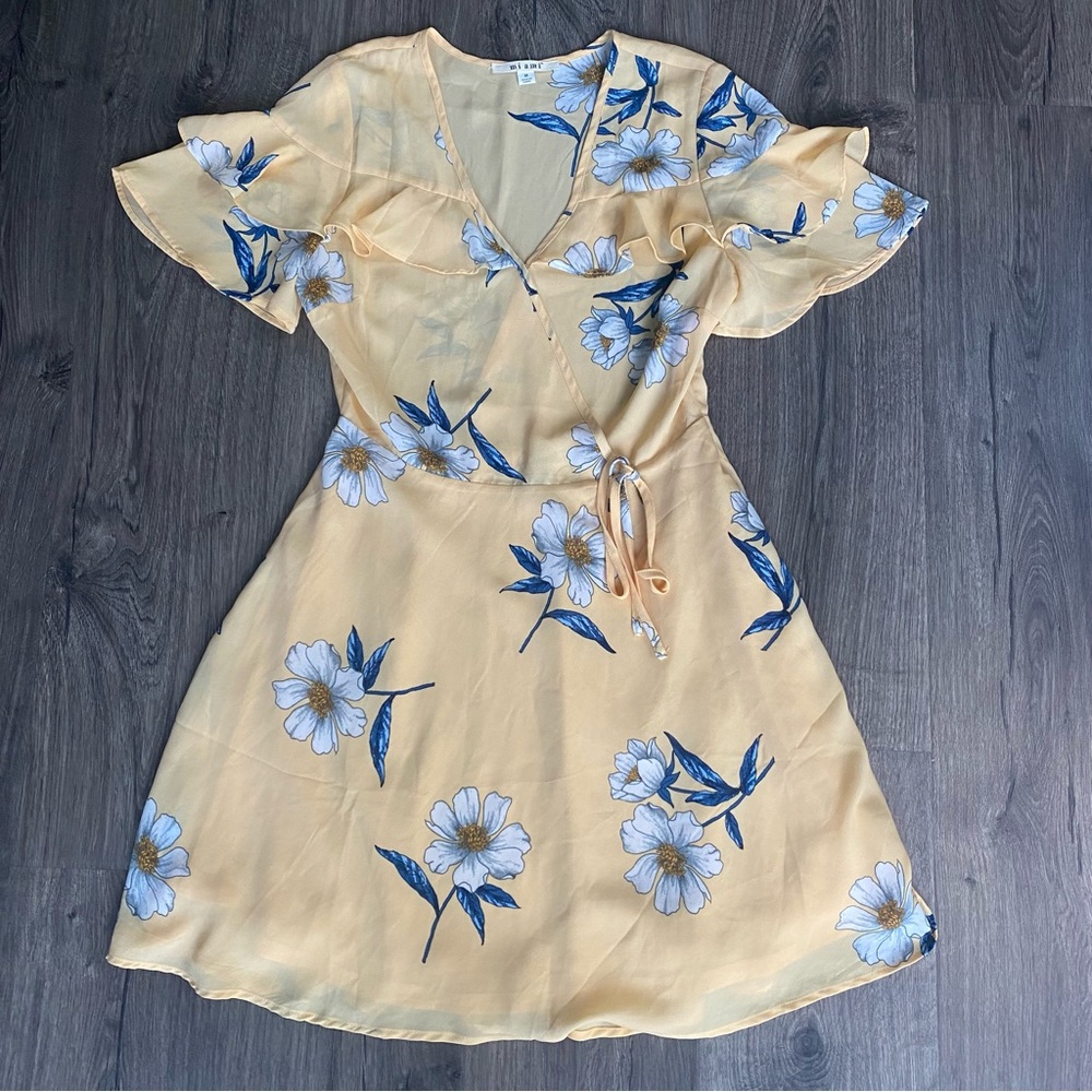 Francesca’s Miami Yellow Floral Ruffle Sleeve Dress